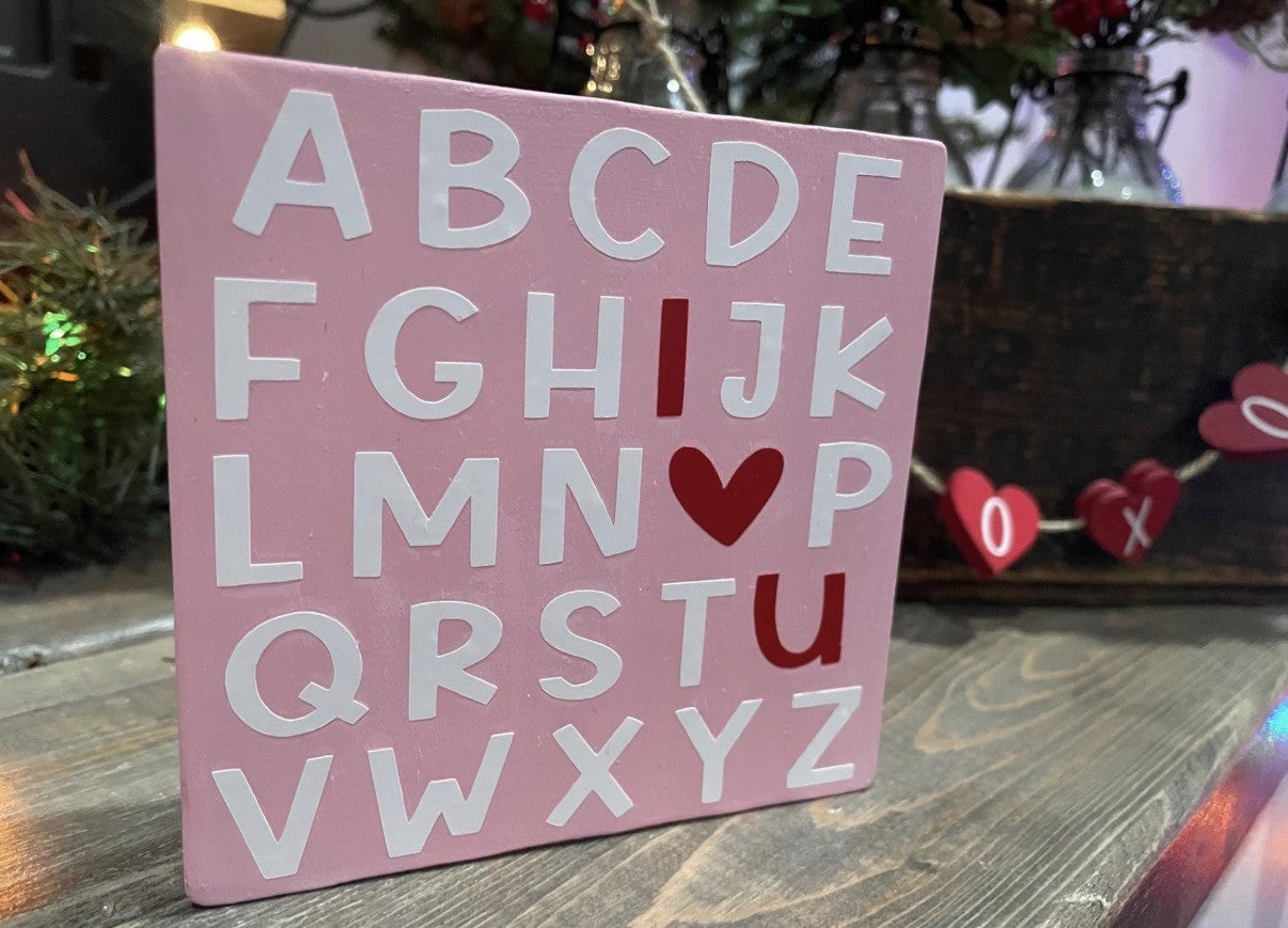 Valentine Shelf Sitter