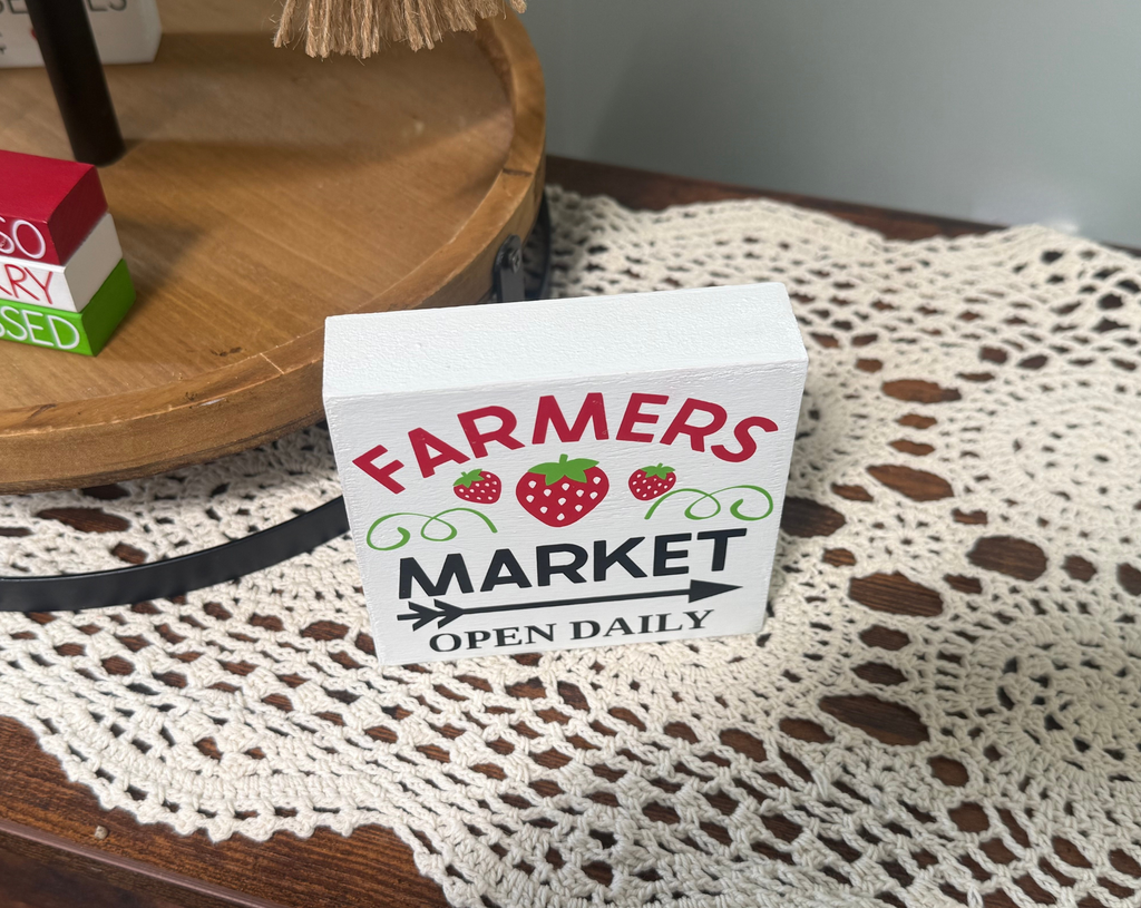 Strawberry Farmer's Market Shelf Sitter